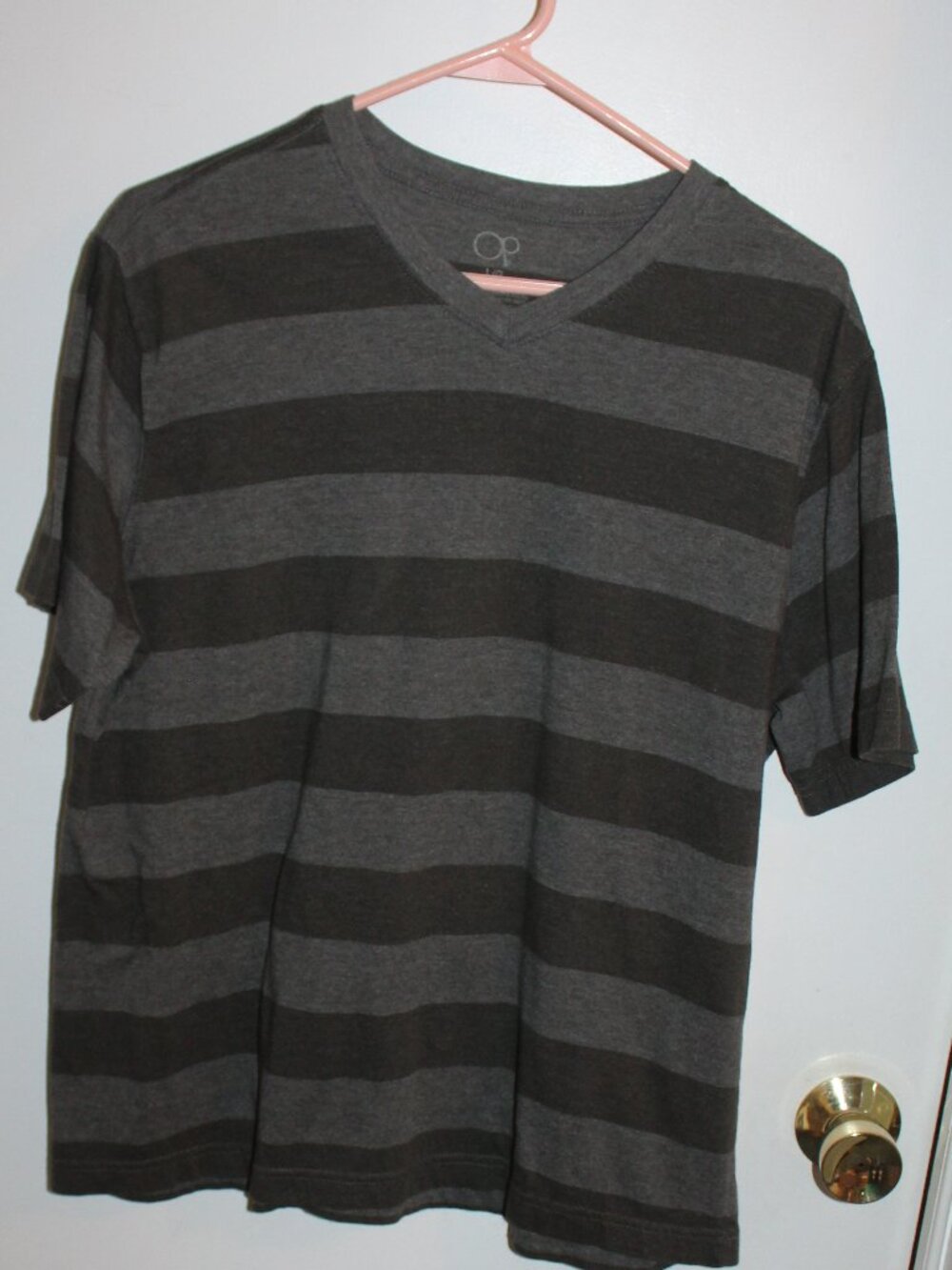 OP men's gray and dark charcoal horizontally striped short-sleeve V-neck t-shirt